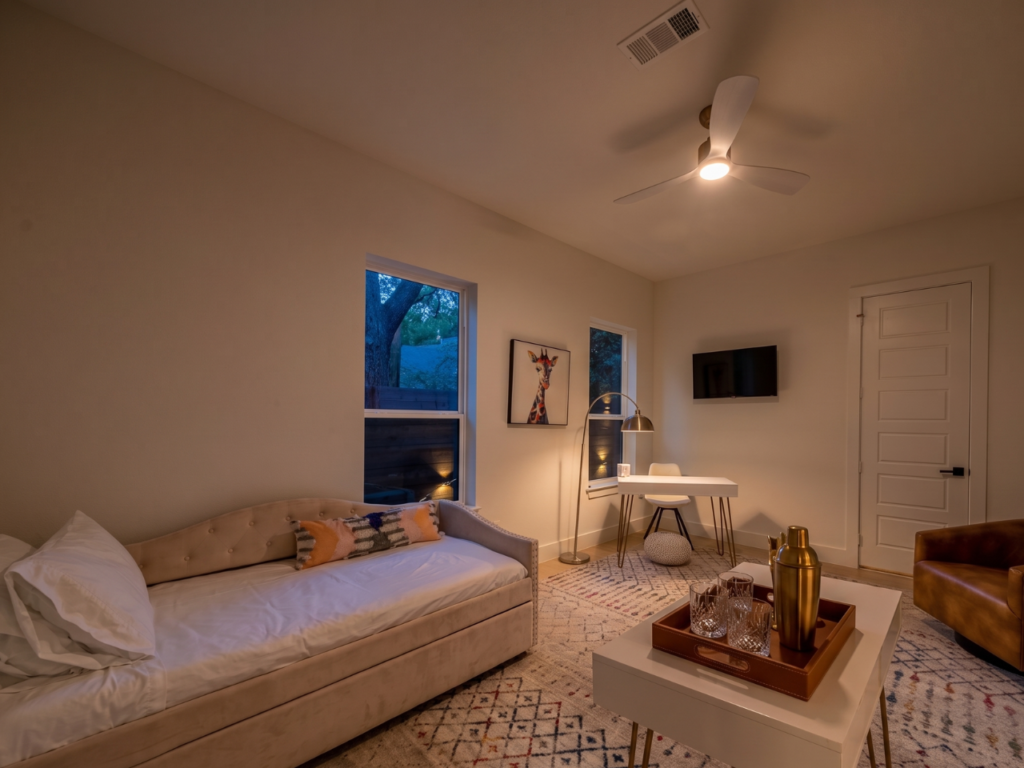 kitchen/living area